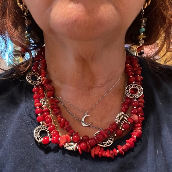 Premier Red and silver necklace - Picture 2 of 2